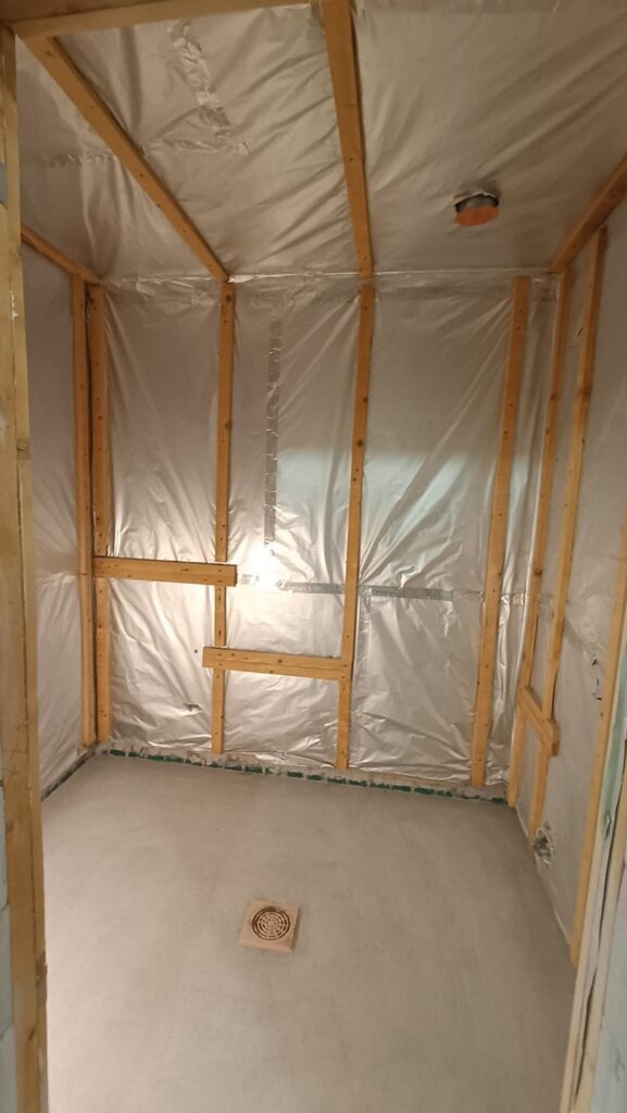 purettu sauna. rimat ja alumiinipaperi